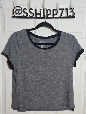 SO L Large Gray Short Sleeve Crewneck Tee with Black Trim